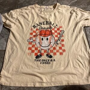 Maurices Cream Graphic Short Sleeve Tee